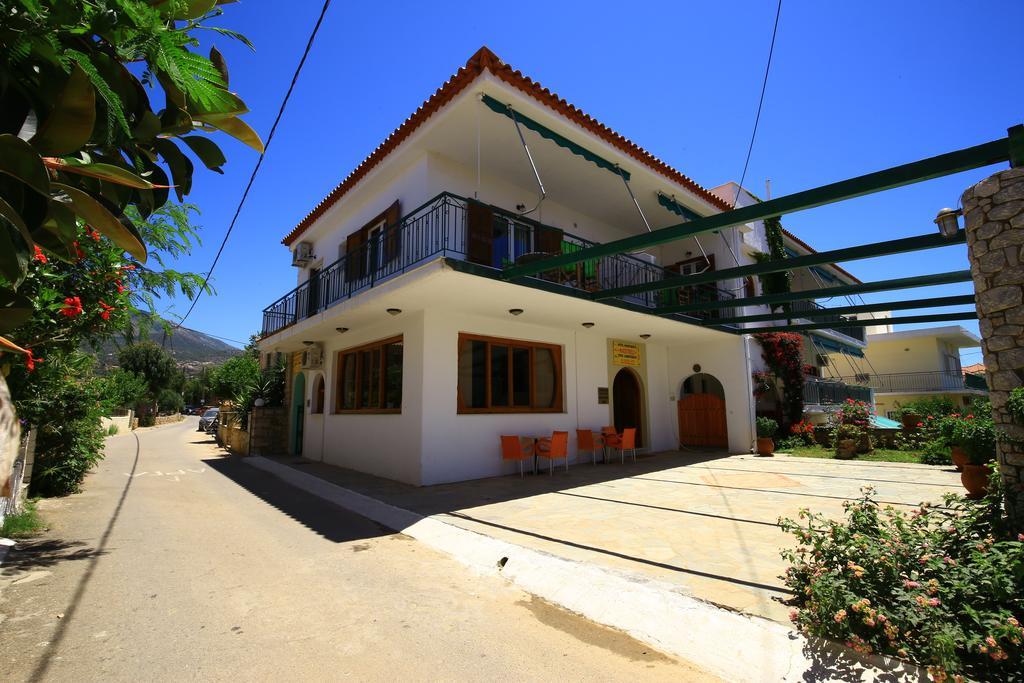 Maistreli Hotel Apartments Stoupa Ngoại thất bức ảnh